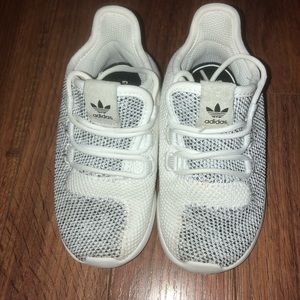 Adidas Tubular size 8-like brand new